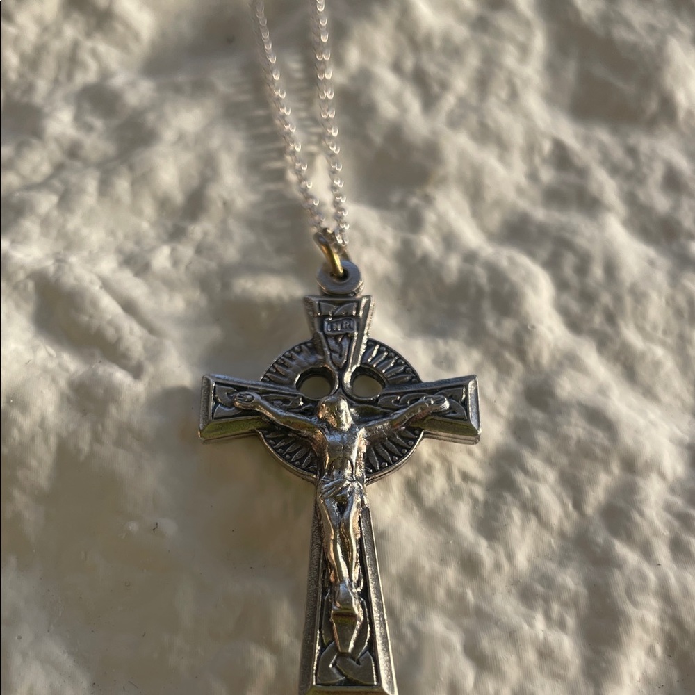 Elegant 925 Stirling Silver Cross Necklace